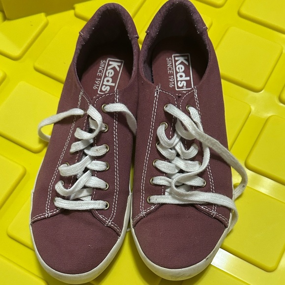 Keds Women's Maroon Canvas Sneakers - Picture 1 of 4